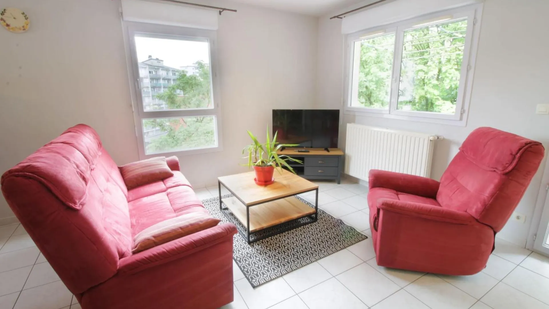 Comfortable T3 At The Foot Of The Castle Of Chambery! location